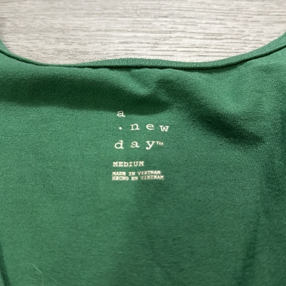 Green A new day body suit size medium - Picture 3 of 4